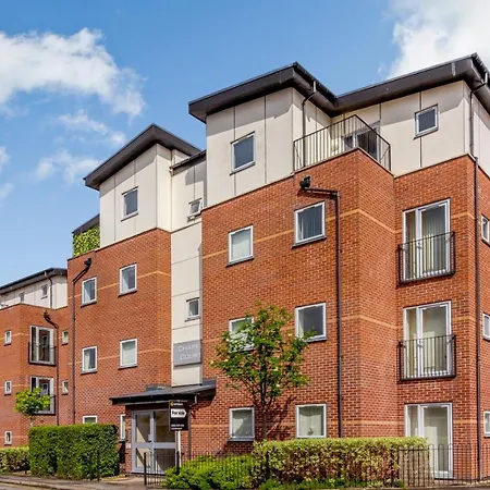 Chapel Court Apartments Cannock Buitenkant foto